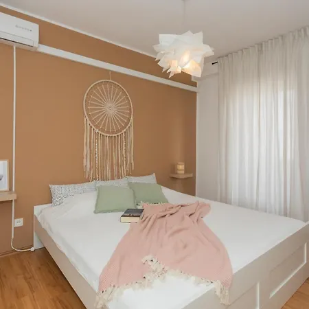 Moon And Dream * Brodarica (Sibenik-Knin)